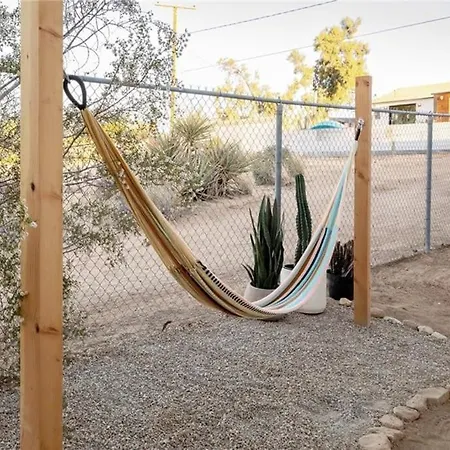 Joshua Tree - Le Tout Petit W Hot Tub Exterior photo