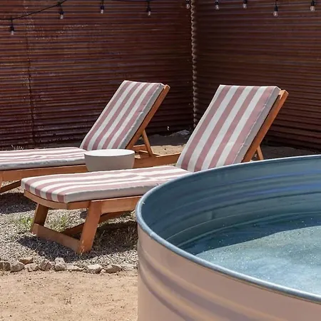 Joshua Tree - Le Tout Petit W Hot Tub Exterior photo