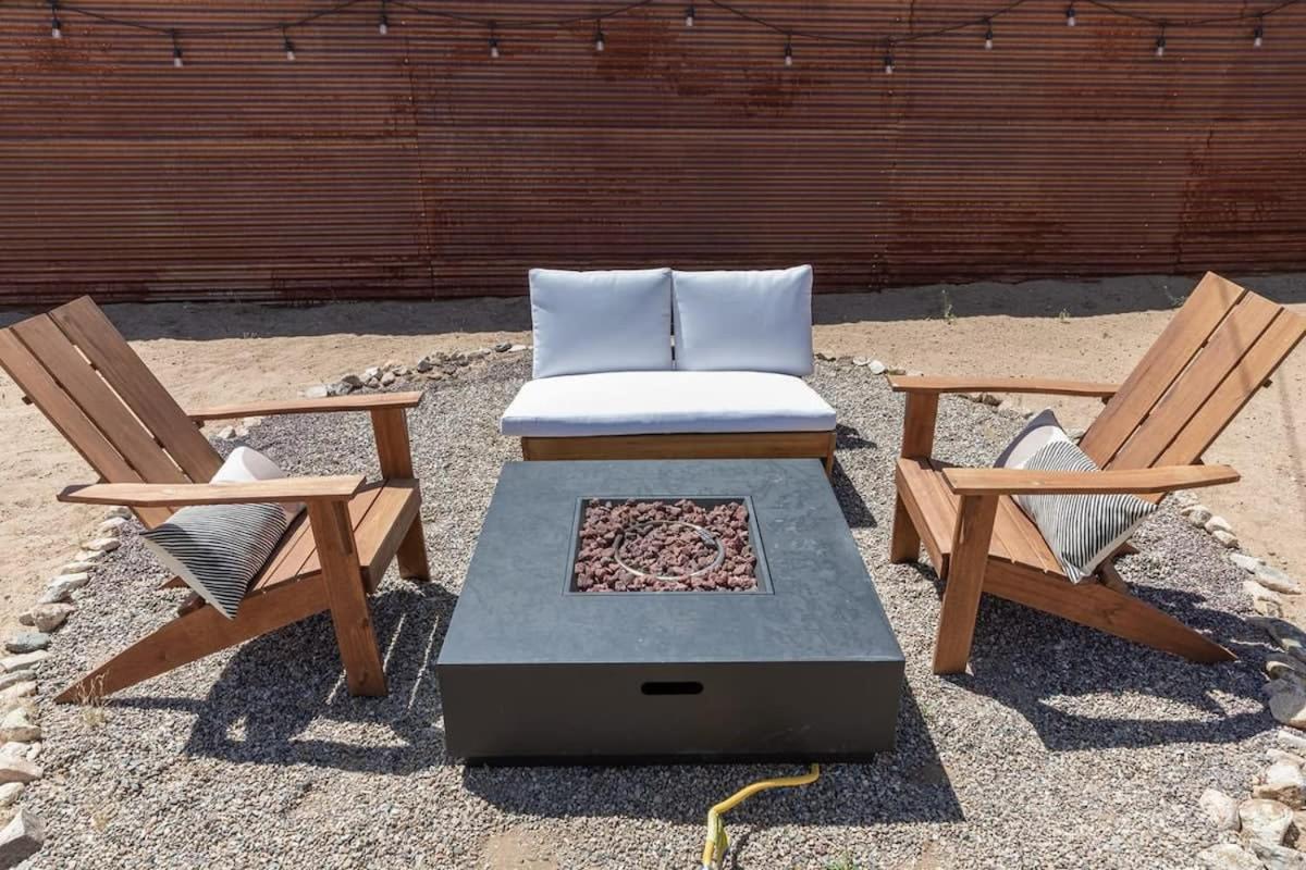 - Le Petit W Hot Tub Holiday home Joshua Tree
