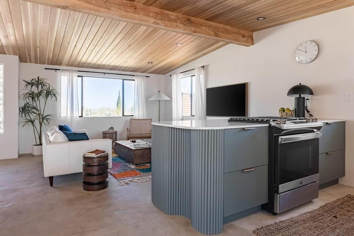 - Le Petit W Hot Tub Holiday home
