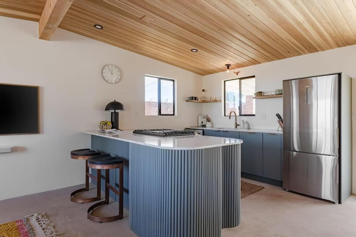 - Le Petit W Hot Tub Holiday home Joshua Tree