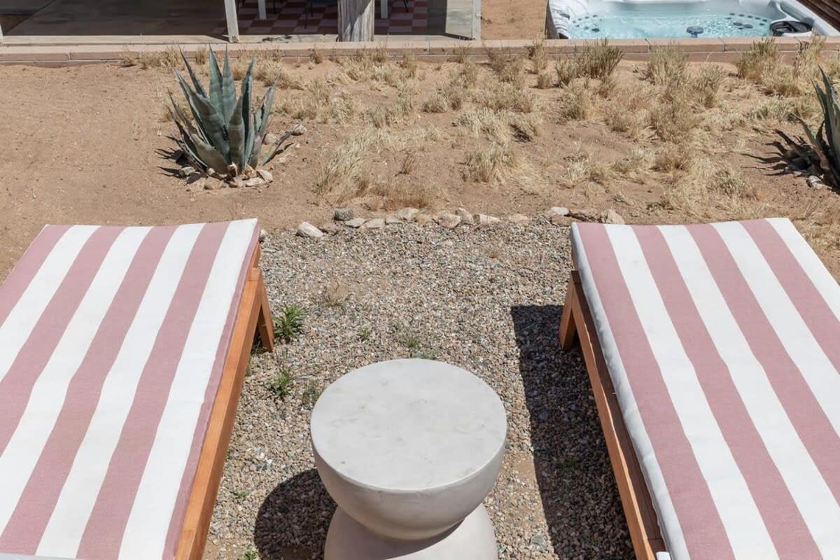 - Le Petit W Hot Tub